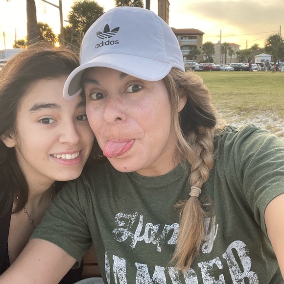 🎶Happy campers T-shirt 🎶 - Picture 3 of 17